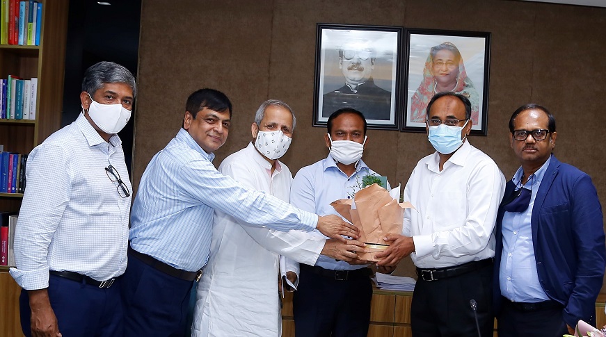 A delegation of BGMEA led by its Acting President SM Mannan (Kochi) met with Senior Secretary of the Finance Ministry Abdur Rouf Talukder at the Secretariat and sought the support of the government for the RMG industry to overcome the impacts of the Covid